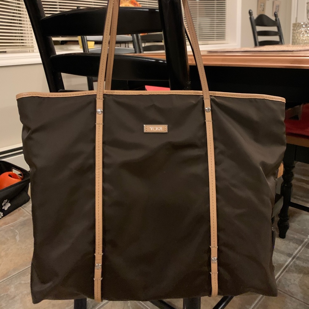 Women’s Tumi Voyageur Q-Tote Travel Bag